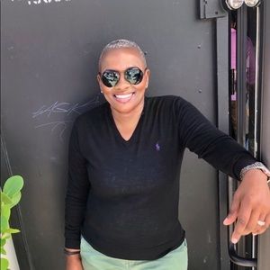 Meet your Posher, Detra